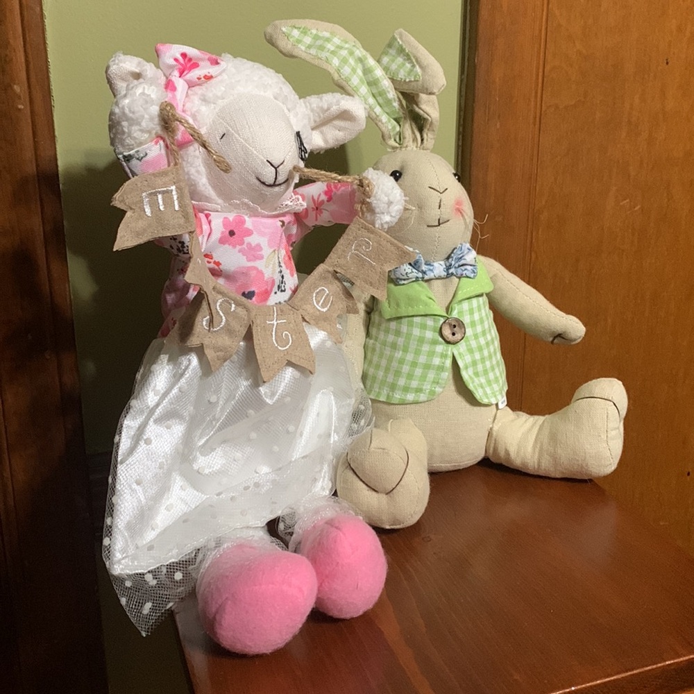 EASTER-Peter Rabbit & Spring Lamb - New Condition/ For Decorative Purposes Only! - Picture 5 of 16